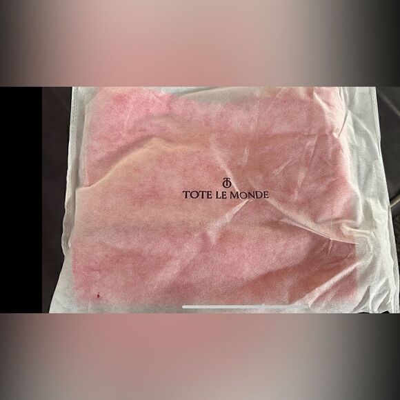 TOTE LE MONDE - The GENEVA TOTE. Spacious pocketbook can be used as a clutch. - Picture 5 of 13